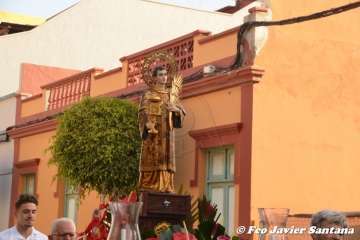 El Caracol despide sus fiestas con procesión y espectáculo musical (Foto Francisco Javier Santana)